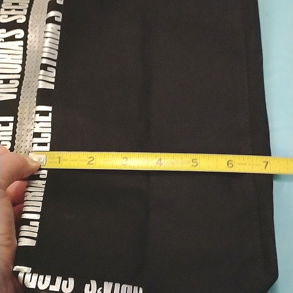 BNWOT Victoria's Secret Black With Sequins Tote & Wristlet Set - Picture 9 of 17